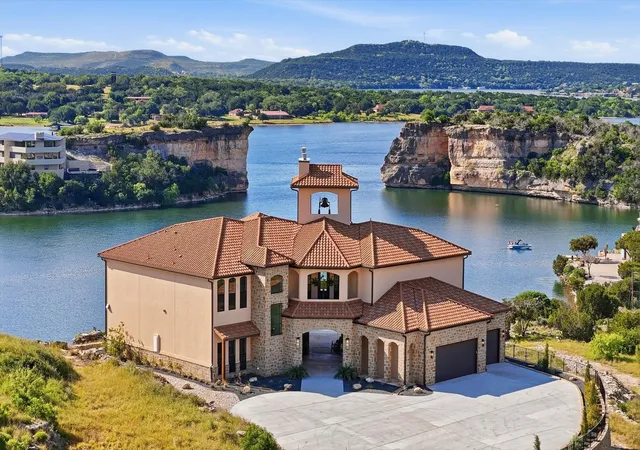 Homes for sale in Possum Kingdom Lake, TX | 7085 W Hells Gate Dr, Possum Kingdom Lake, TX 76475 | MLS# 21257583