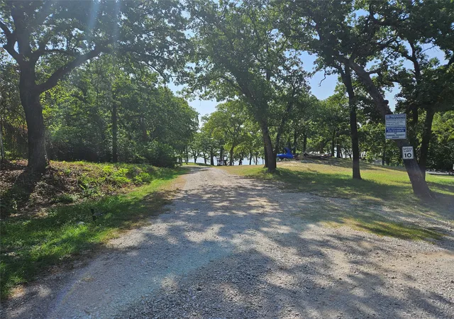 2nd image of 7150 Allyn Dr, Azle, TX 76020 | MLS# 21271351