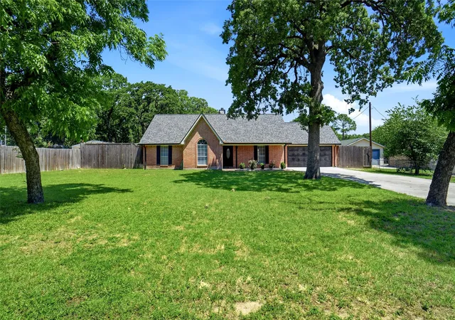 5th image of 7150 Allyn Dr, Azle, TX 76020 | MLS# 21271351