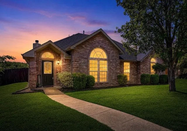 Photo 2 of Single family home for sale at 3070 Winecup Ln, Rockwall, TX 75032 | MLS# 21270077 | Listing updated on 2026-08-26