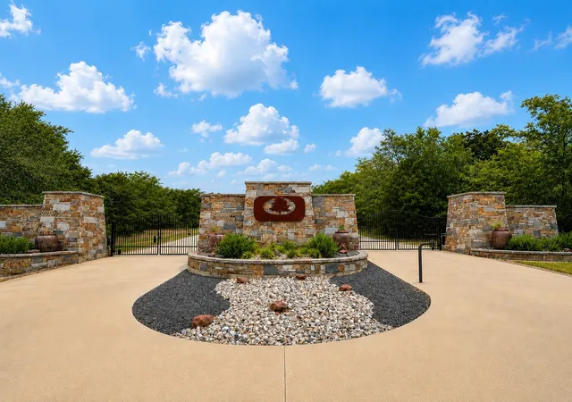 Photo 2 of Land for sale at 116 Lakeview Trail, Mabank, TX 75147 | MLS# 21273175 | Listing updated on 2026-08-21