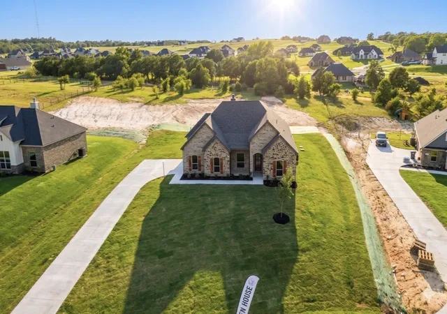 Photo 2 of Single family home for sale at 7021 Ranch View Pl, Springtown, TX 76082 | MLS# 21273148 | Listing updated on 2026-08-30