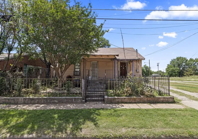Photo 3 of Single family home for sale at 3347 Topeka Ave, Dallas, TX 75212 | MLS# 21273083 | Listing updated on 2026-08-24