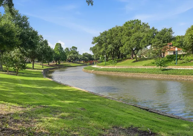 Homes for sale in Irving, TX | 551 Ranch Trl #195, Irving, TX 75063 | MLS# 21270836