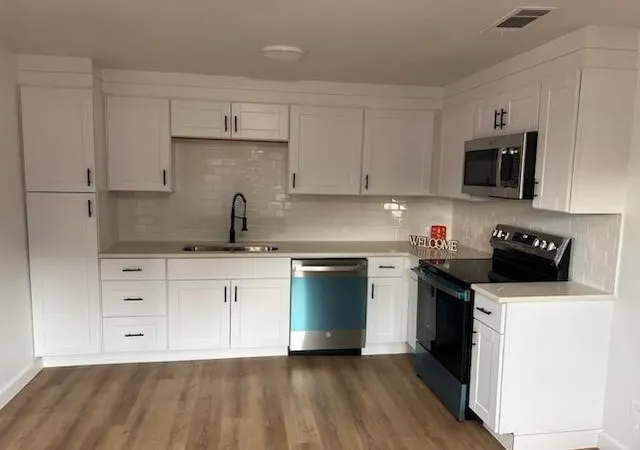 Photo 2 of Sale Pending at 422 Goshen W, Canton, TX 75103 | MLS# 21273332 | Listing updated on 2026-07-07