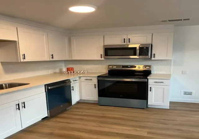 Photo 3 of Sale Pending at 422 Goshen W, Canton, TX 75103 | MLS# 21273332 | Listing updated on 2026-07-07
