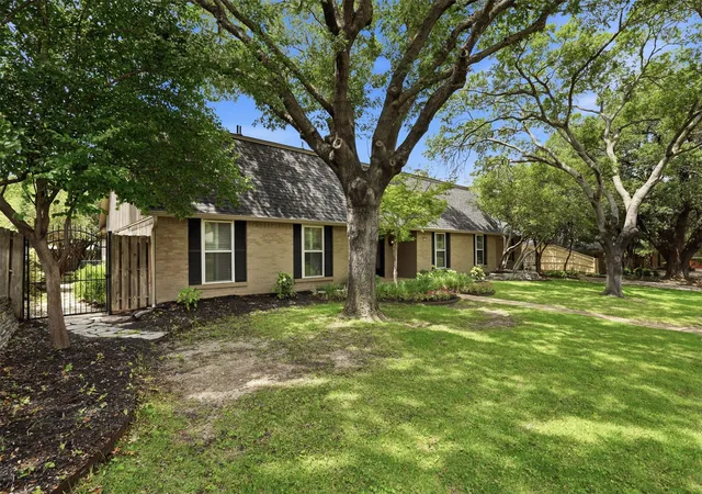 Photo 2 of Single family home for sale at 3812 Lands End St, Fort Worth, TX 76109 | MLS# 21271681 | Listing updated on 2026-10-03