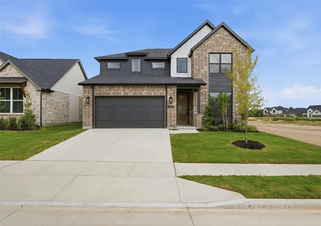 Single family home for sale at 4620 Commack Dr, Fort Worth, TX 76135 | MLS# 21273350