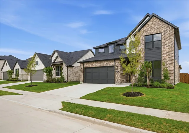 Photo 2 of Single family home for sale at 4620 Commack Dr, Fort Worth, TX 76135 | MLS# 21273350 | Listing updated on 2026-08-28