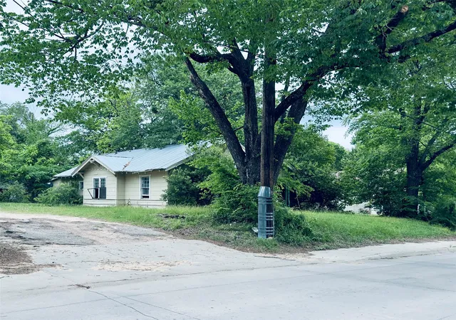 Homes for sale in Sulphur Springs, TX | 606 Houston St, Sulphur Springs, TX 75482 | MLS# 21273351