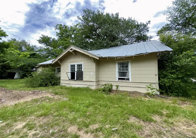 Homes for sale in Sulphur Springs, TX | 606 Houston St, Sulphur Springs, TX 75482 | MLS# 21273351