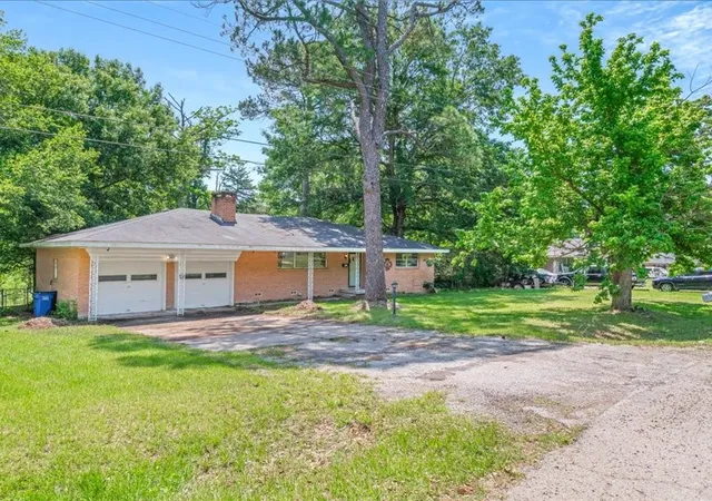 Photo 3 of Single family home for sale at 1016 N Saline, Grand Saline, TX 75140 | MLS# 21273360 | Listing updated on 2026-09-04