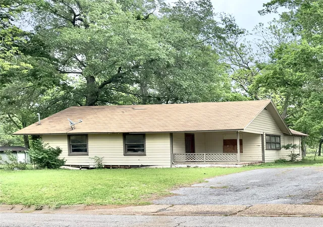 Homes for sale in Sulphur Springs, TX | 228 League St S, Sulphur Springs, TX 75482 | MLS# 21273364