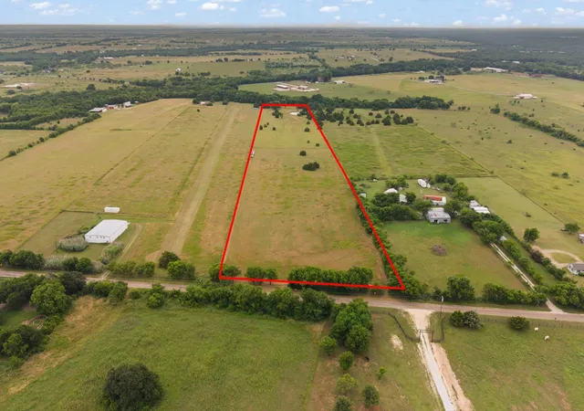 Homes for sale in Grandview, TX | 5250 County Road 304, Grandview, TX 76050 | MLS# 21273127