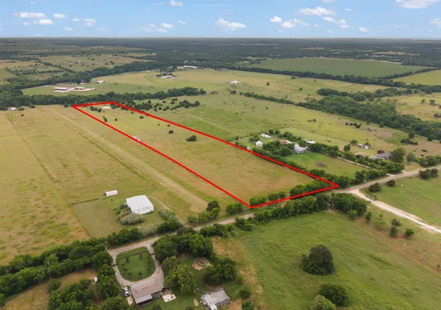 Homes for sale in Grandview, TX | 5250 County Road 304, Grandview, TX 76050 | MLS# 21273127
