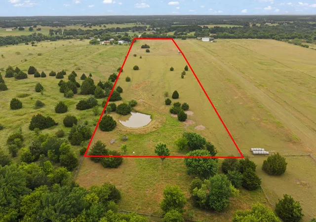 Homes for sale in Grandview, TX | 5250 County Road 304, Grandview, TX 76050 | MLS# 21273127