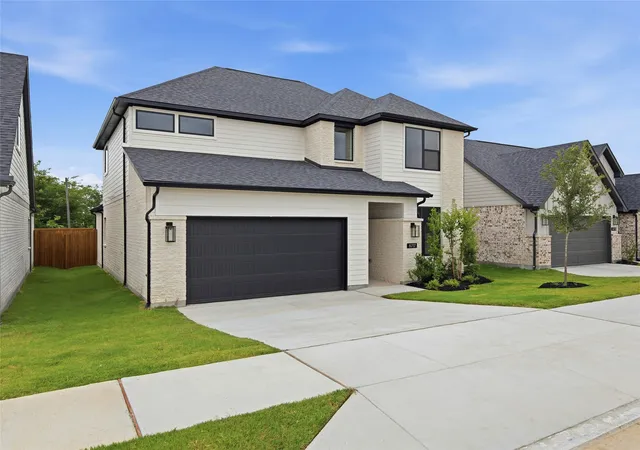 Photo 2 of Single family home for sale at 6717 Serenity Dr, Fort Worth, TX 76135 | MLS# 21273381 | Listing updated on 2026-08-28