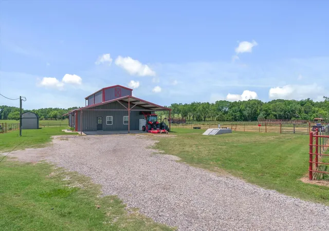 Photo 2 of Single family home for sale at 1026 Vz County Road 2115, Canton, TX 75103 | MLS# 21273134 | Listing updated on 2026-08-28
