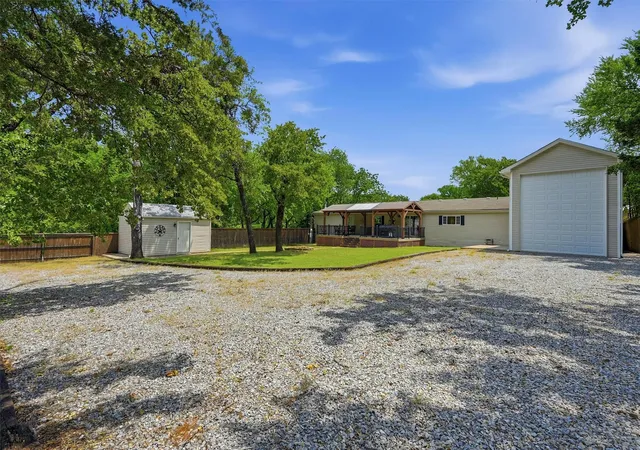 Photo 3 of Single family home for sale at 212 Sunset Rd, Pottsboro, TX 75076 | MLS# 21272010 | Listing updated on 2026-08-11