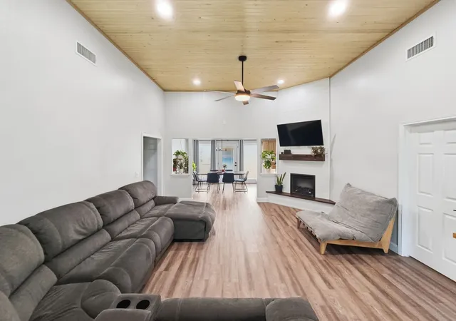 Homes for sale in Bells, TX | 704 W Bells Blvd, Bells, TX 75414 | MLS# 21270002