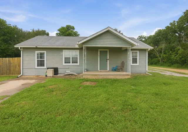 Homes for sale in Whitney, TX | 162 Irving Dr, Whitney, TX 76692 | MLS# 21273517