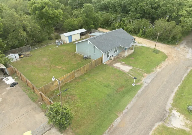 Homes for sale in Whitney, TX | 162 Irving Dr, Whitney, TX 76692 | MLS# 21273517
