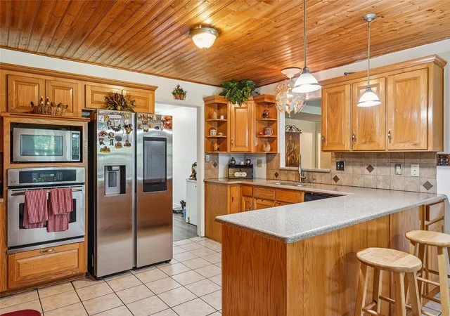 Photo 3 of Single family home for sale at 211 Ashford Ln, Midlothian, TX 76065 | MLS# 21256500 | Listing updated on 2026-07-20