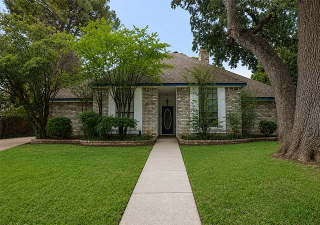 Photo 3 of Single family home for sale at 3302 Westgrove Dr, Arlington, TX 76001 | MLS# 21273553 | Listing updated on 2026-08-22