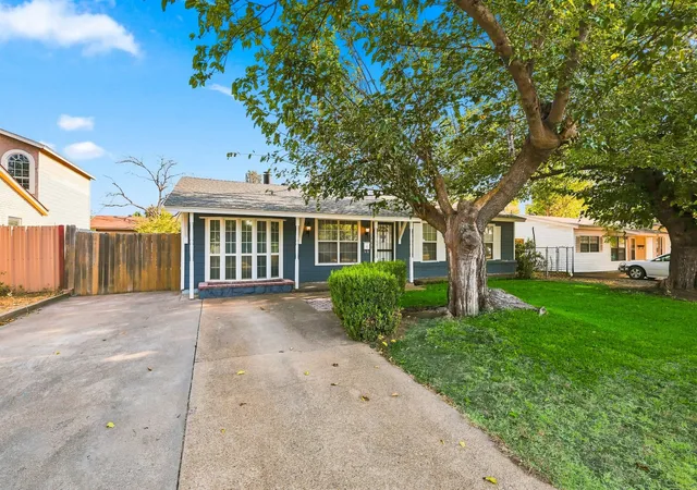 Photo 3 of Single family home for sale at 1309 De Ridder Ave, Fort Worth, TX 76106 | MLS# 21266307 | Listing updated on 2026-09-22