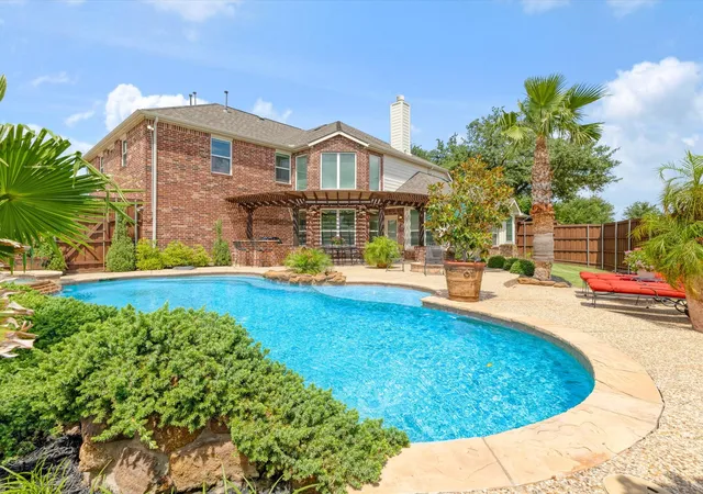 Photo 3 of Sale Pending at 10 Bear Run, Frisco, TX 75033 | MLS# 21244362 | Listing updated on 2026-07-19