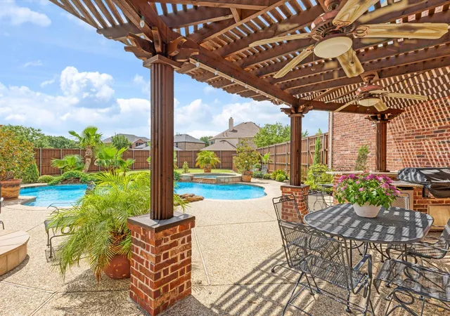 Photo 4 of Sale Pending at 10 Bear Run, Frisco, TX 75033 | MLS# 21244362 | Listing updated on 2026-07-19