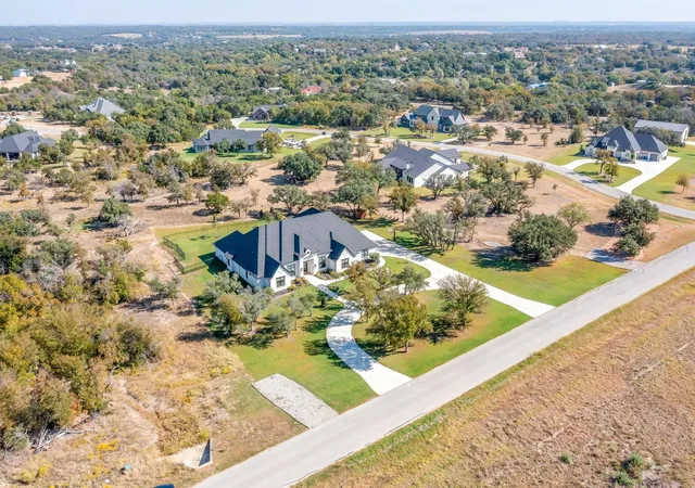 2nd image of 104 Woodview Creek Trl, Fort Worth, TX 76108 | MLS# 21273674