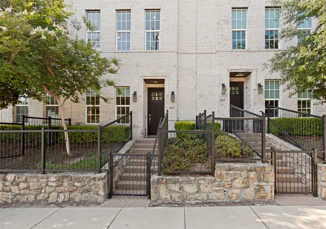 Photo 4 of Townhouse for sale at 7333 Valley View Ln #604, Dallas, TX 75240 | MLS# 21273356 | Listing updated on 2026-09-29