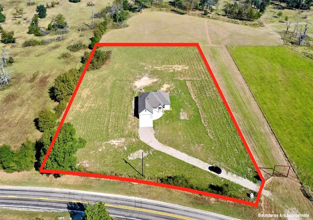 Photo 2 of Single family home for sale at 1490 Fm 1256, Eustace, TX 75124 | MLS# 21273703 | Listing updated on 2026-08-25