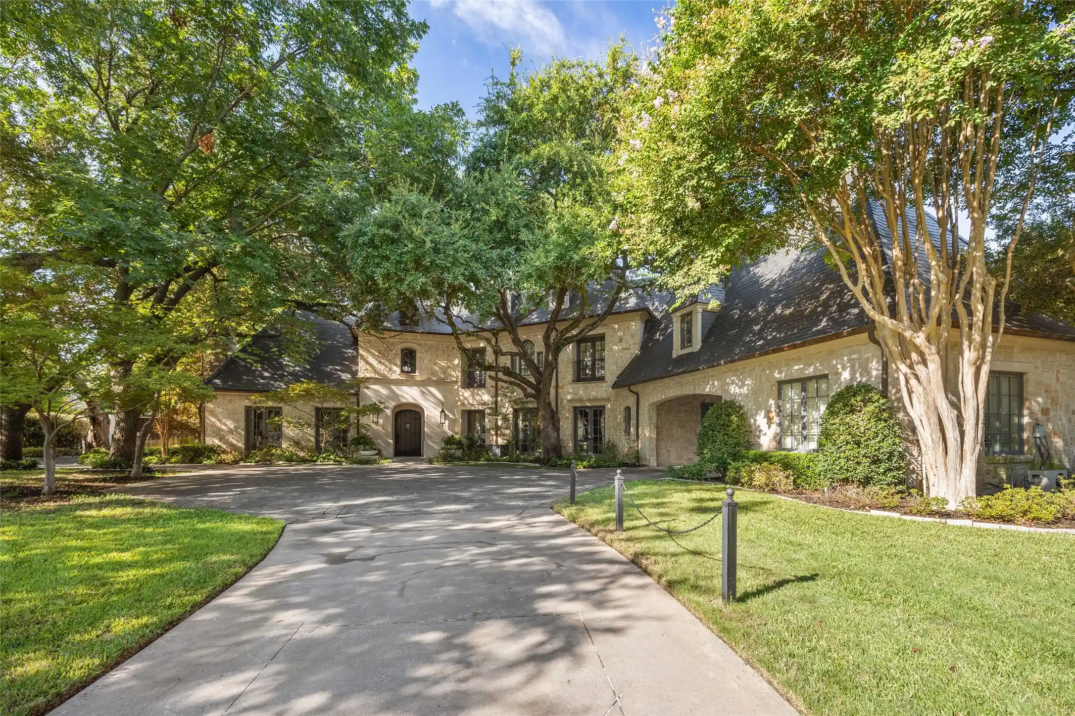 Photo 1 of Mansion for sale at 9525 Alva Ct, Dallas, TX 75220 | MLS# 21267763 | Listing updated on 2026-10-28