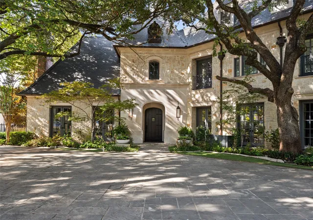 Photo 2 of Mansion for sale at 9525 Alva Ct, Dallas, TX 75220 | MLS# 21267763 | Listing updated on 2026-10-06