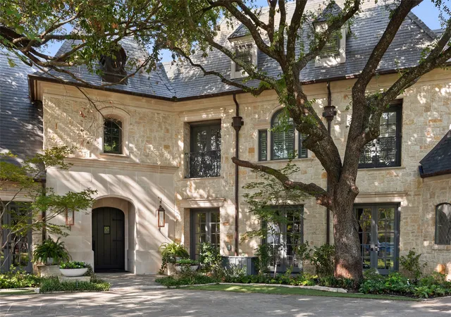 Photo 3 of Mansion for sale at 9525 Alva Ct, Dallas, TX 75220 | MLS# 21267763 | Listing updated on 2026-10-06