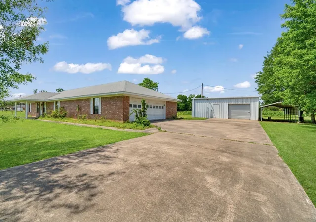 Homes for sale in Sumner, TX | 152 County Road 32250, Sumner, TX 75486 | MLS# 21273685