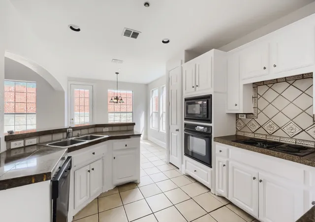 Photo 3 of Single family home for sale at 8115 Dogwood Ln, Irving, TX 75063 | MLS# 21177933 | Listing updated on 2026-08-28