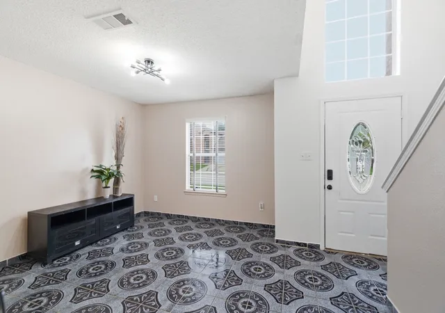 5th image of 8173 Heritage Pl Dr, Fort Worth, TX 76137 | MLS# 21273823