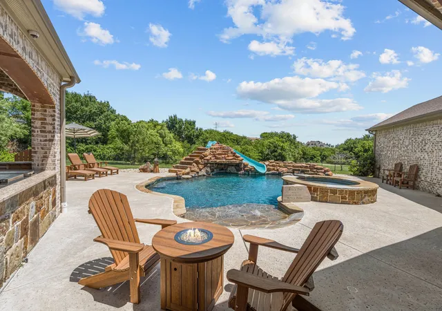 Photo 3 of Sale Pending at 7809 Bella Flora Dr, Fort Worth, TX 76126 | MLS# 21273816 | Listing updated on 2026-10-05