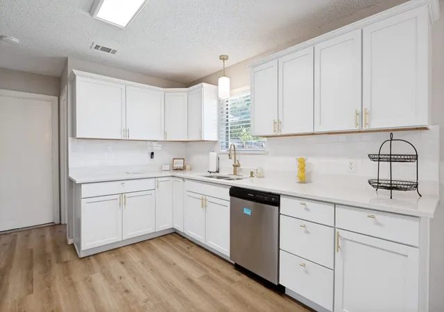 Photo 3 of Single family home for sale at 7100 Windhaven Rd, North Richland Hills, TX 76182 | MLS# 21271958 | Listing updated on 2026-09-02