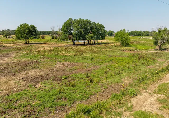 Photo 4 of Sale Pending at 12932 Ragsdale Cir, Aubrey, TX 76227 | MLS# 21270346 | Listing updated on 2026-08-17
