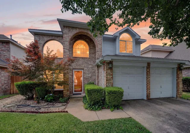 Homes for sale in Grapevine, TX | 2105 Pritchard Dr, Grapevine, TX 76051 | MLS# 21259890