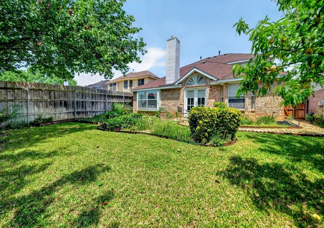 Homes for sale in Grapevine, TX | 2105 Pritchard Dr, Grapevine, TX 76051 | MLS# 21259890