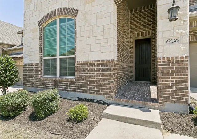Homes for sale in Irving, TX | 7906 Gulfstream Ln, Irving, TX 75063 | MLS# 21274101
