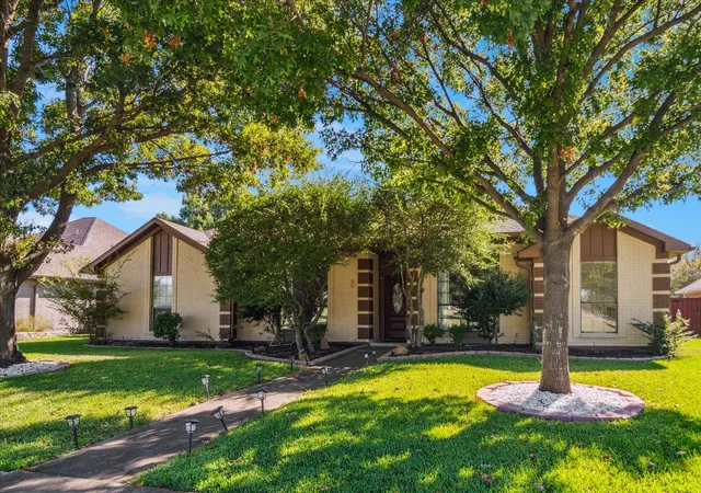 Photo 2 of Single family home for sale at 4436 Emerson Dr, Plano, TX 75093 | MLS# 21254227 | Listing updated on 2026-08-14