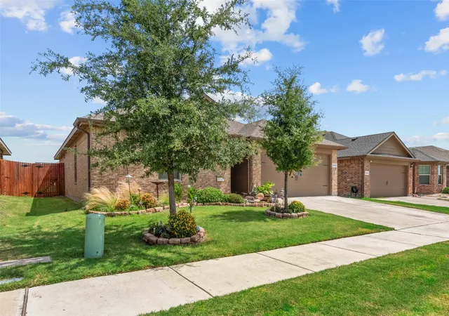 Photo 3 of Single family home for sale at 6112 Flour Mill Run, Fort Worth, TX 76179 | MLS# 21274114 | Listing updated on 2026-07-13
