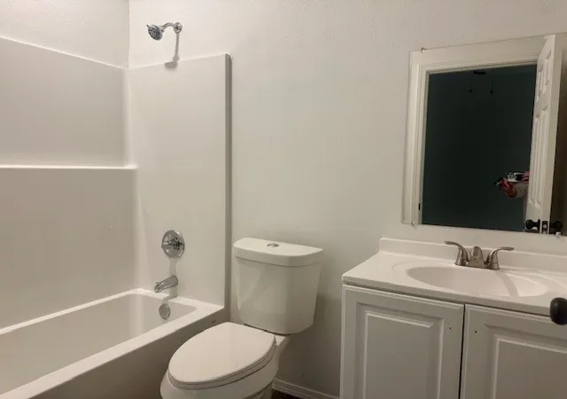 Photo 3 of House for sale at 1235 E Houston St Ne, Paris, TX 75460 | MLS# 21273725 | Listing updated on 2026-07-23