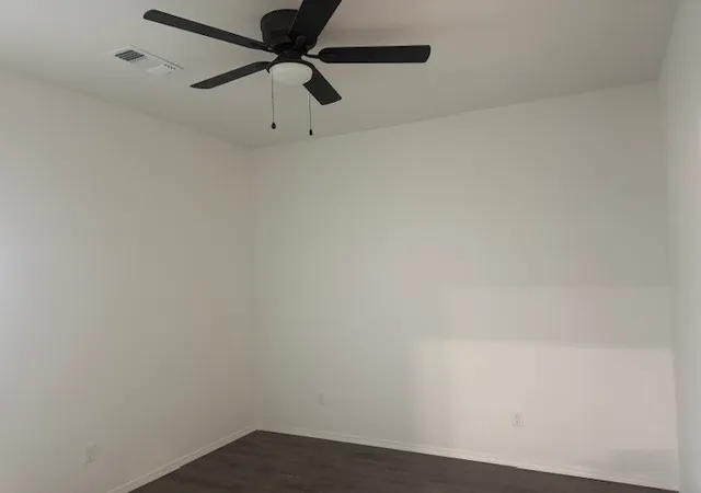 Photo 4 of House for sale at 1235 E Houston St Ne, Paris, TX 75460 | MLS# 21273725 | Listing updated on 2026-07-23